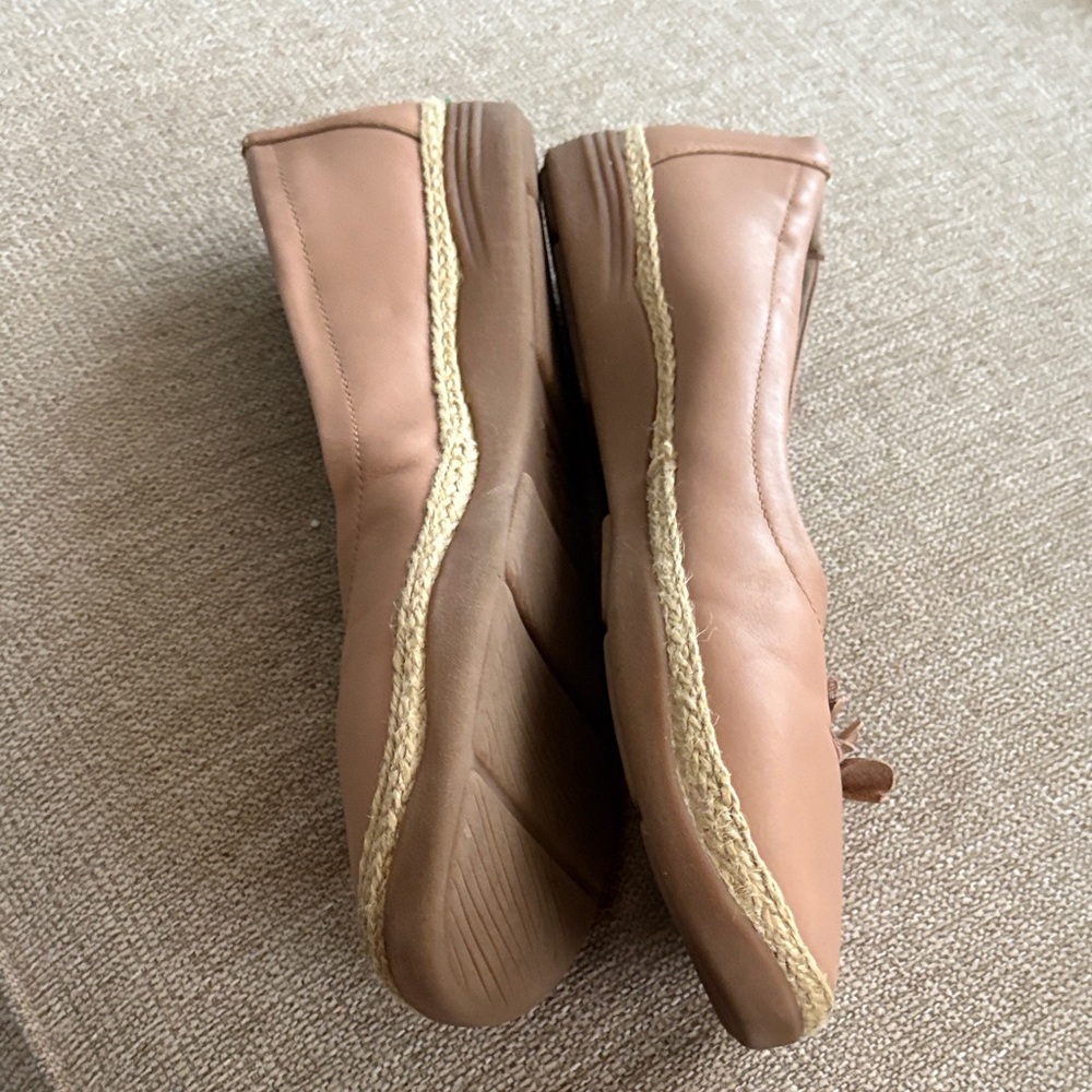 Clarks Women’s Elaina Jade Tan Leather Flat w/Cushion Insole US Women’s Size 12W - Picture 7 of 8